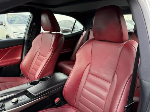 2018 Lexus IS 300 Base