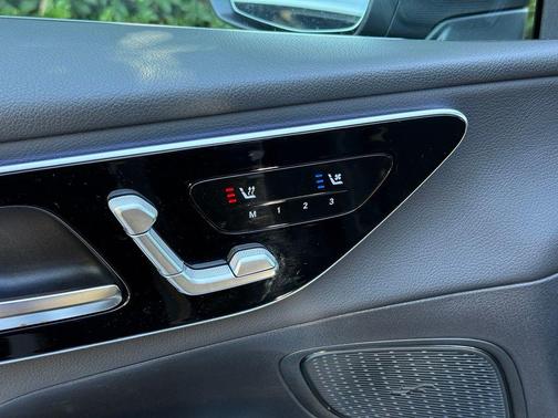 Graphite Grey Metallic 2026 Mercedes-Benz GLC 300 4MATIC