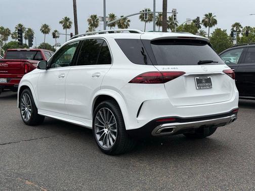 Polar White 2026 Mercedes-Benz GLE 450 4MATIC