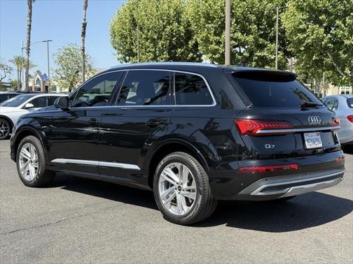 2022 Audi Q7 55 Premium Plus