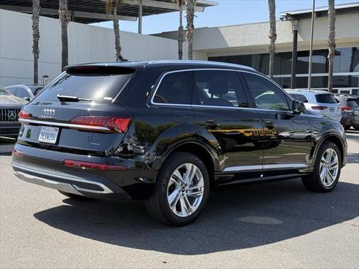 2022 Audi Q7 55 Premium Plus