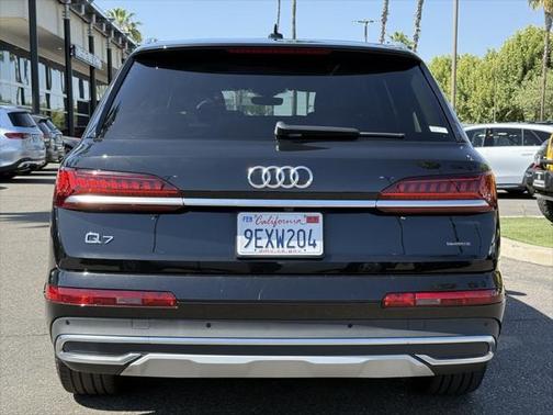 2022 Audi Q7 55 Premium Plus