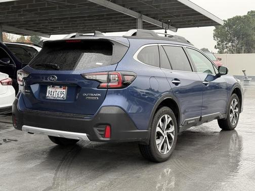 2022 Subaru Outback Touring