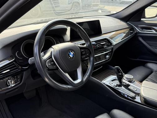 2019 BMW 530e iPerformance