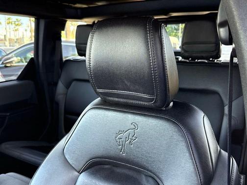 SHADOW BLACK 2024 Ford Bronco Black Diamond