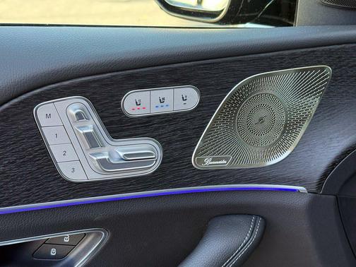 Obsidian Black Metallic 2027 Mercedes-Benz GLS 450 4MATIC