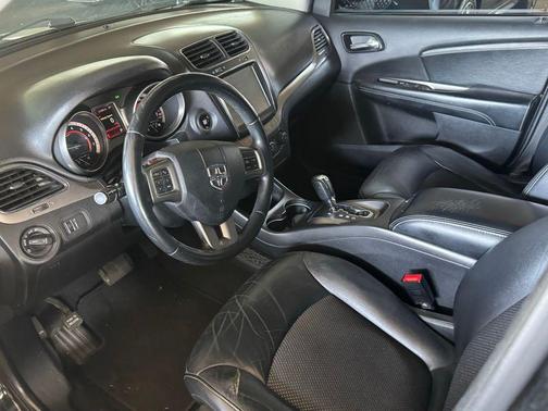 Pitch Black Clearcoat 2018 Dodge Journey Crossroad
