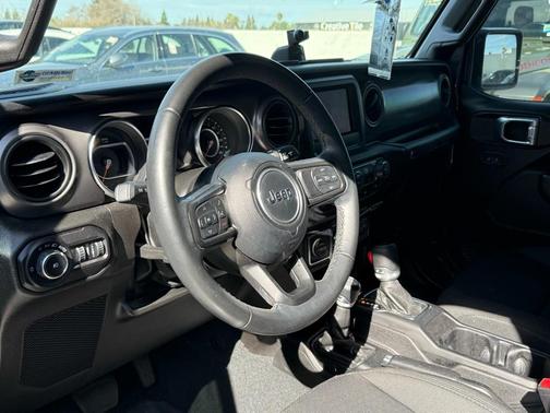 2022 Jeep Wrangler Willys