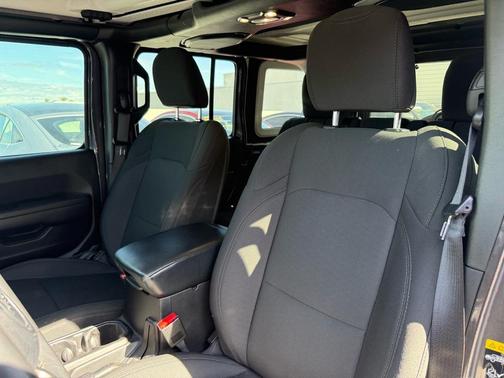 2022 Jeep Wrangler Willys