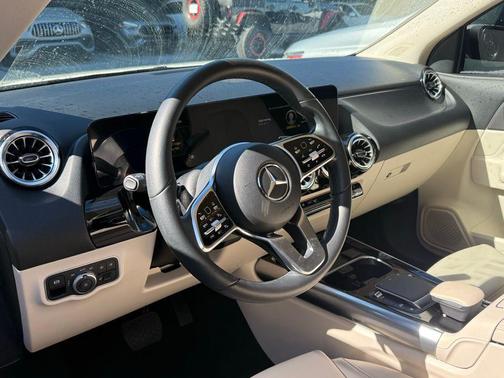 Polar White 2023 Mercedes-Benz GLA 250 Base