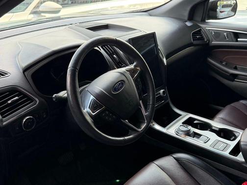 Black 2022 Ford Edge Titanium