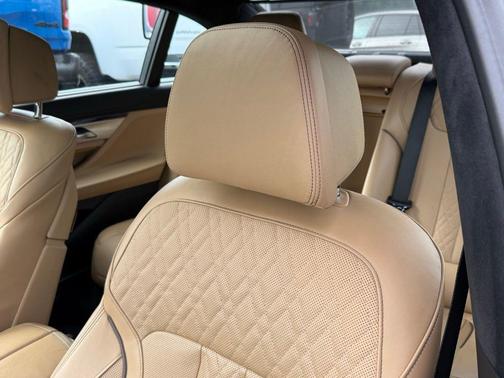 2021 BMW ALPINA B7 xDrive