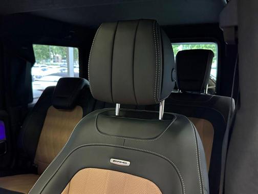 MANUFAKTUR Desert Sand non-metallic 2026 Mercedes-Benz AMG G 63 G 63 AMG