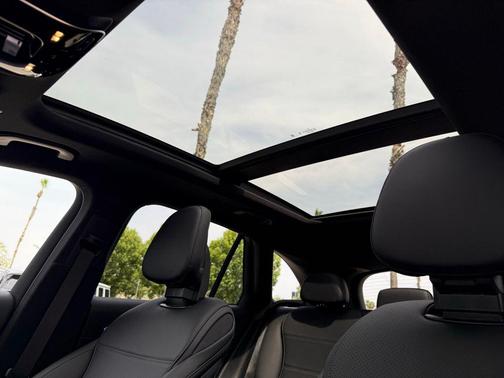Polar White 2026 Mercedes-Benz GLC 300 Base