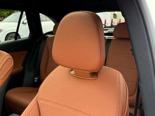 Polar White 2026 Mercedes-Benz GLC 300 Base