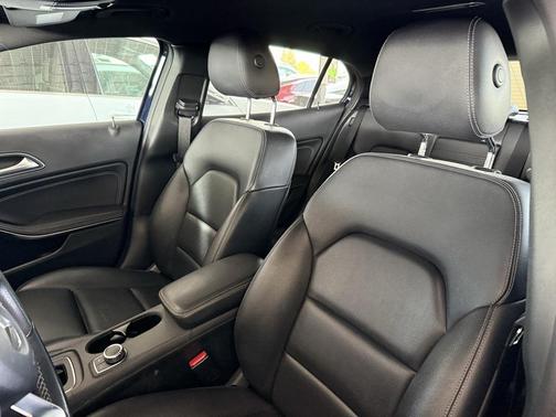 2017 Mercedes-Benz GLA 250 Base