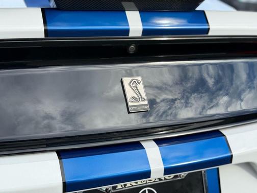 2017 Ford Shelby GT350 Base