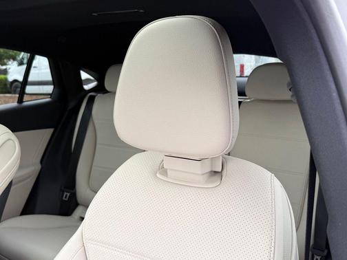 MANUFAKTUR exclusive graphite grey magno 2027 Mercedes-Benz GLC 300 4MATIC Coupe
