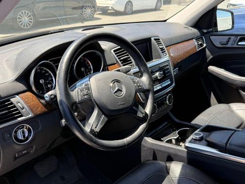 Black 2013 Mercedes-Benz M-Class 4MATIC