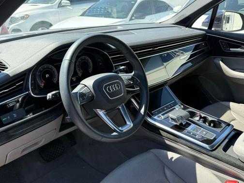 Navarra Blue Metallic 2024 Audi Q7 45 Premium Plus
