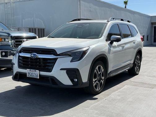 Crystal White Pearl 2023 Subaru Ascent Limited 7-Passenger