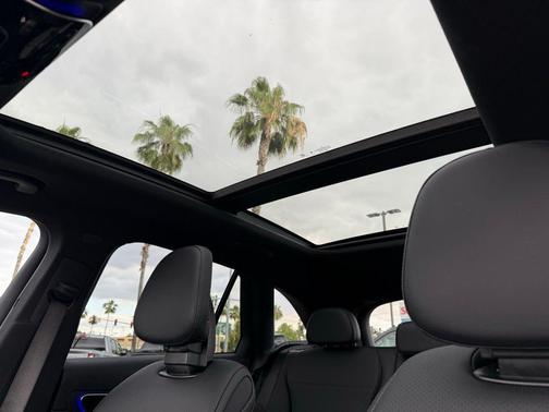Polar White 2026 Mercedes-Benz GLC 300 Base