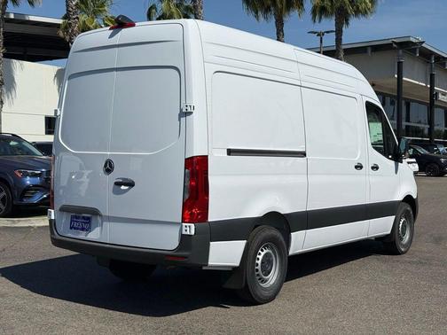 Arctic White 2026 Mercedes-Benz Sprinter 2500 Standard Roof