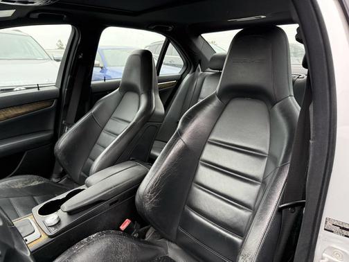 2010 Mercedes-Benz C-Class C 63 AMG