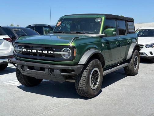 Eruption Green Metallic 2022 Ford Bronco Outer Banks