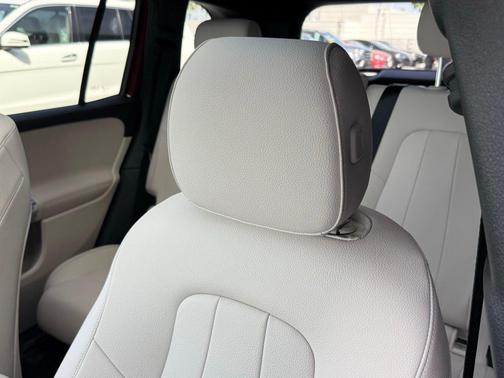 2026 Mercedes-Benz GLB 250 Base