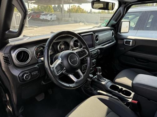 2022 Jeep Wrangler Unlimited Sahara