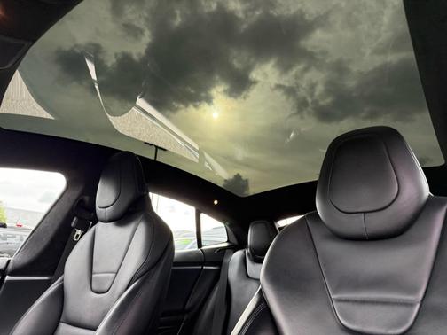 2017 Tesla Model S 75D