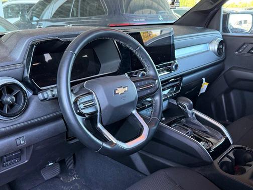 Black 2024 Chevrolet Colorado LT