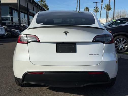 2022 Tesla Model Y Performance Dual Motor All-Wheel Drive