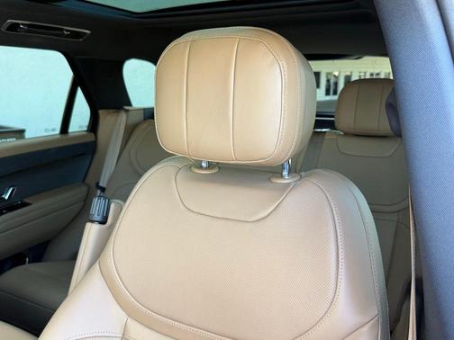 2023 Land Rover Range Rover Sport SE