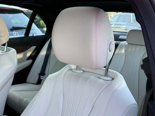 MANUFAKTUR Cardinal Red Metallic 2022 Mercedes-Benz E-Class E 350