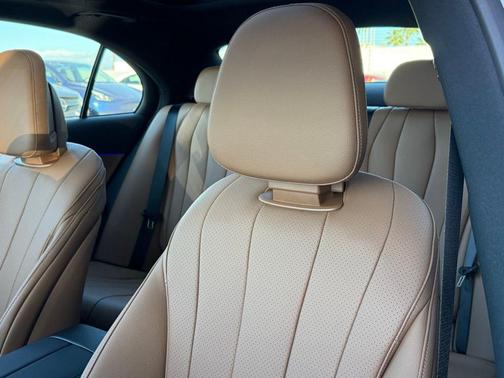 MANUFAKTUR Moonlight White Metallic 2026 Mercedes-Benz E-Class E 350