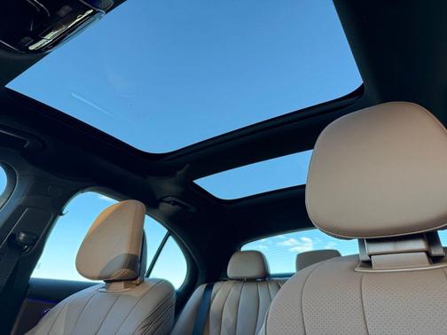 MANUFAKTUR Moonlight White Metallic 2026 Mercedes-Benz E-Class E 350