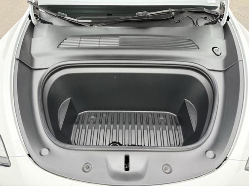 2021 Tesla Model Y Standard Range Rear-Wheel Drive