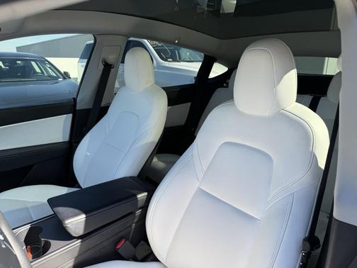 2021 Tesla Model Y Standard Range Rear-Wheel Drive
