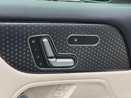 Polar White 2026 Mercedes-Benz GLB 250 Base