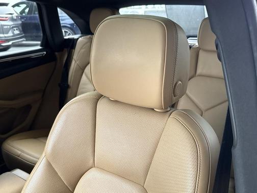 2018 Porsche Macan Sport Edition