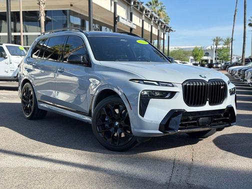 Brooklyn Grey Metallic 2024 BMW X7 M60i