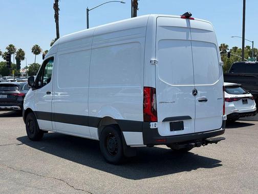 Arctic White 2026 Mercedes-Benz Sprinter 2500 Standard Roof