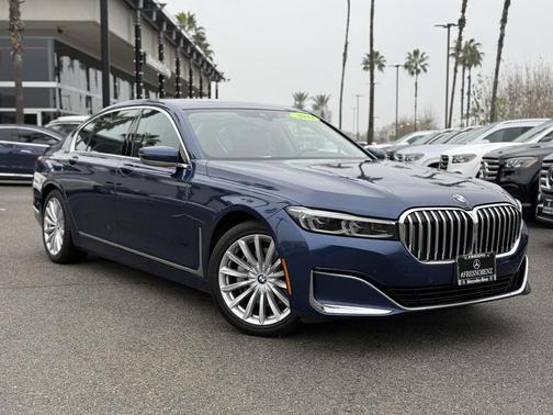 2022 BMW 740 i