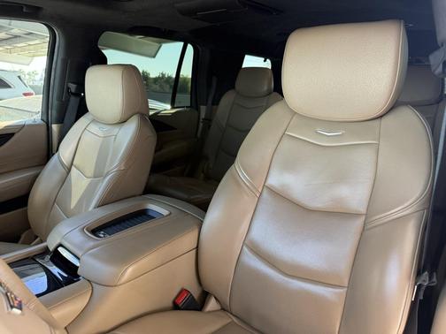 2019 Cadillac Escalade Platinum