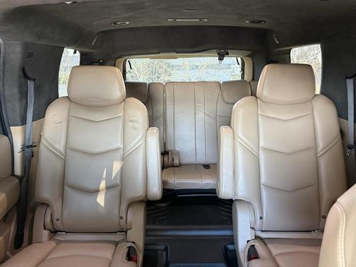 2019 Cadillac Escalade Platinum