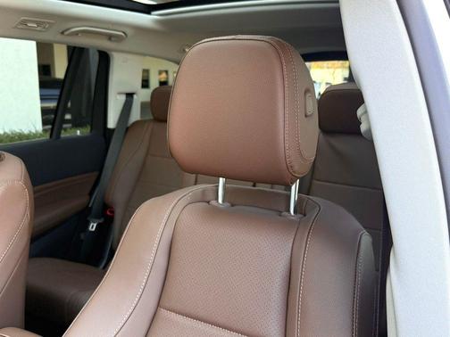 Polar White 2026 Mercedes-Benz GLS 450 4MATIC