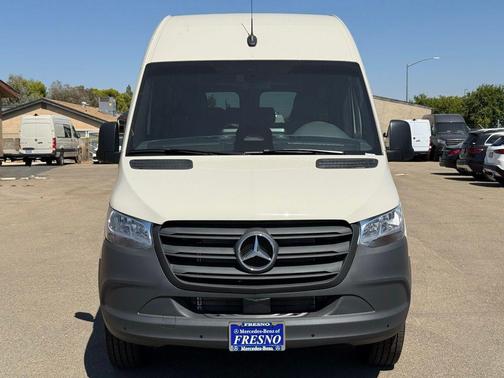 2025 Mercedes-Benz Sprinter 2500 Passenger 144 WB