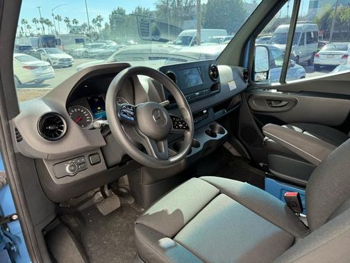 2024 Mercedes-Benz Sprinter 2500 Standard Roof